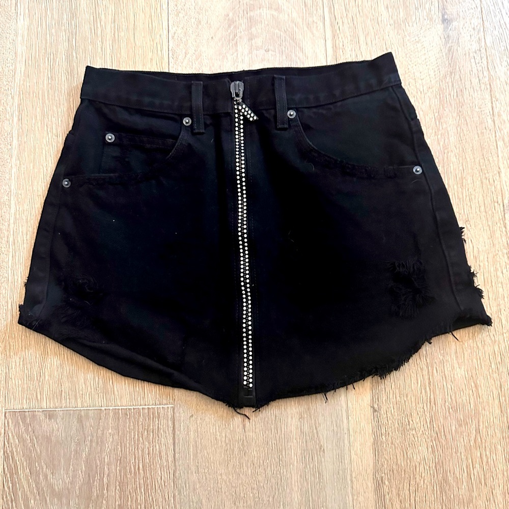 Denim Mini Skirt. LF must-have in every "it" girls wardrobe. Size 28